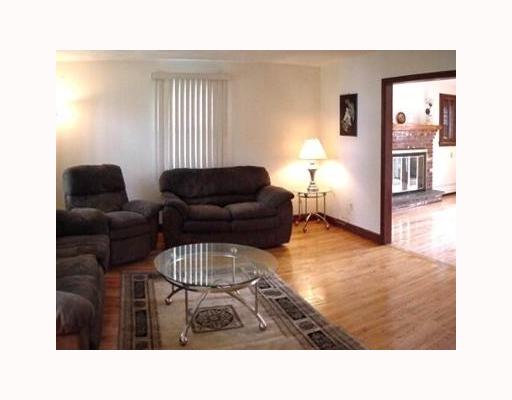 19 New Meadow Road Barrington, RI 02806 - Photo 4 of 8 Den/Family/Great Room.