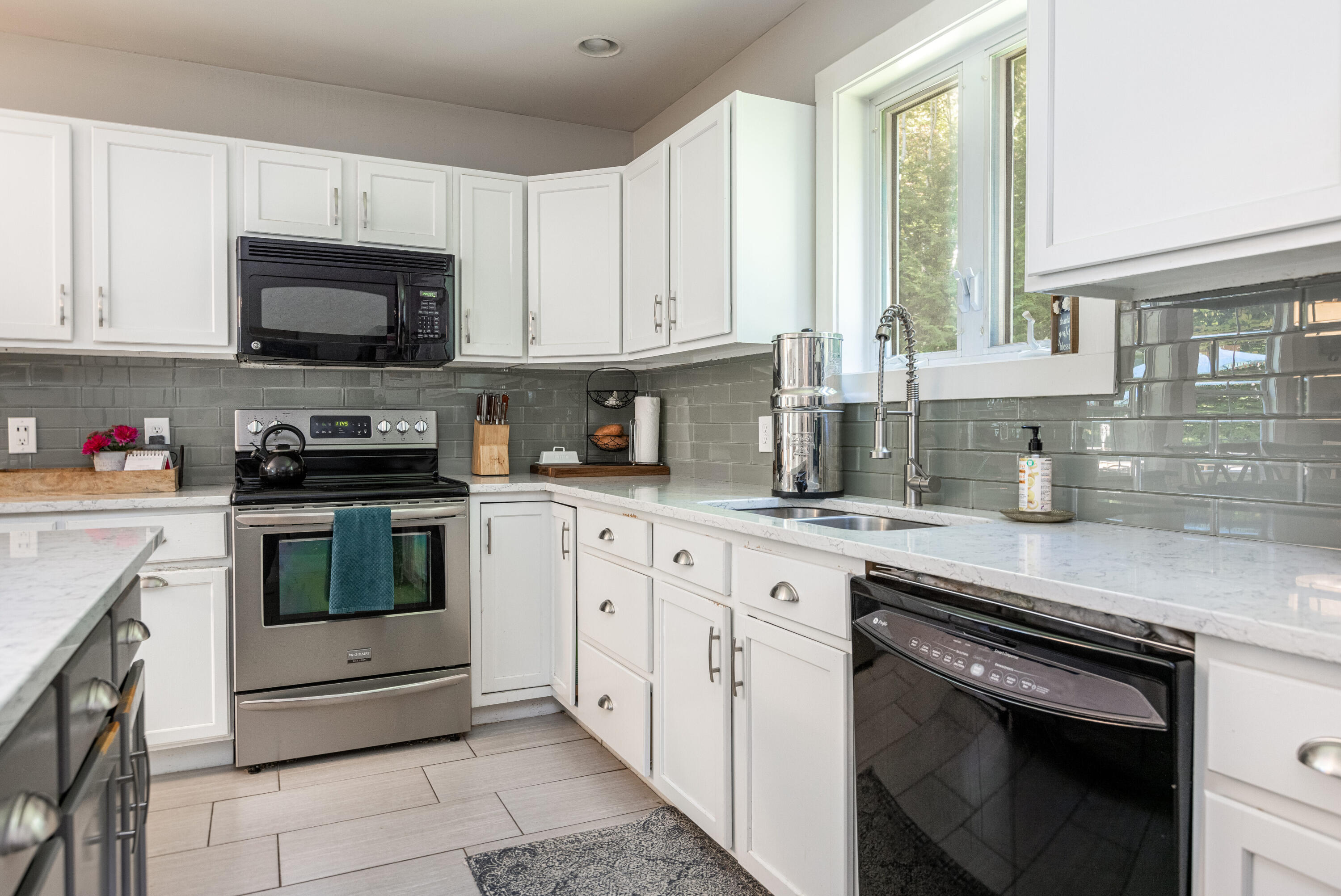 19 Stonebrook Road Windham, ME 04062 - Photo 15 of 47 19 Stonebrook Rd Windham ME-print-015-02