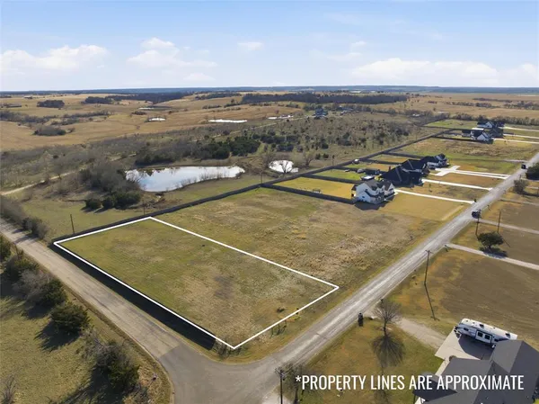 a view of an outdoor space