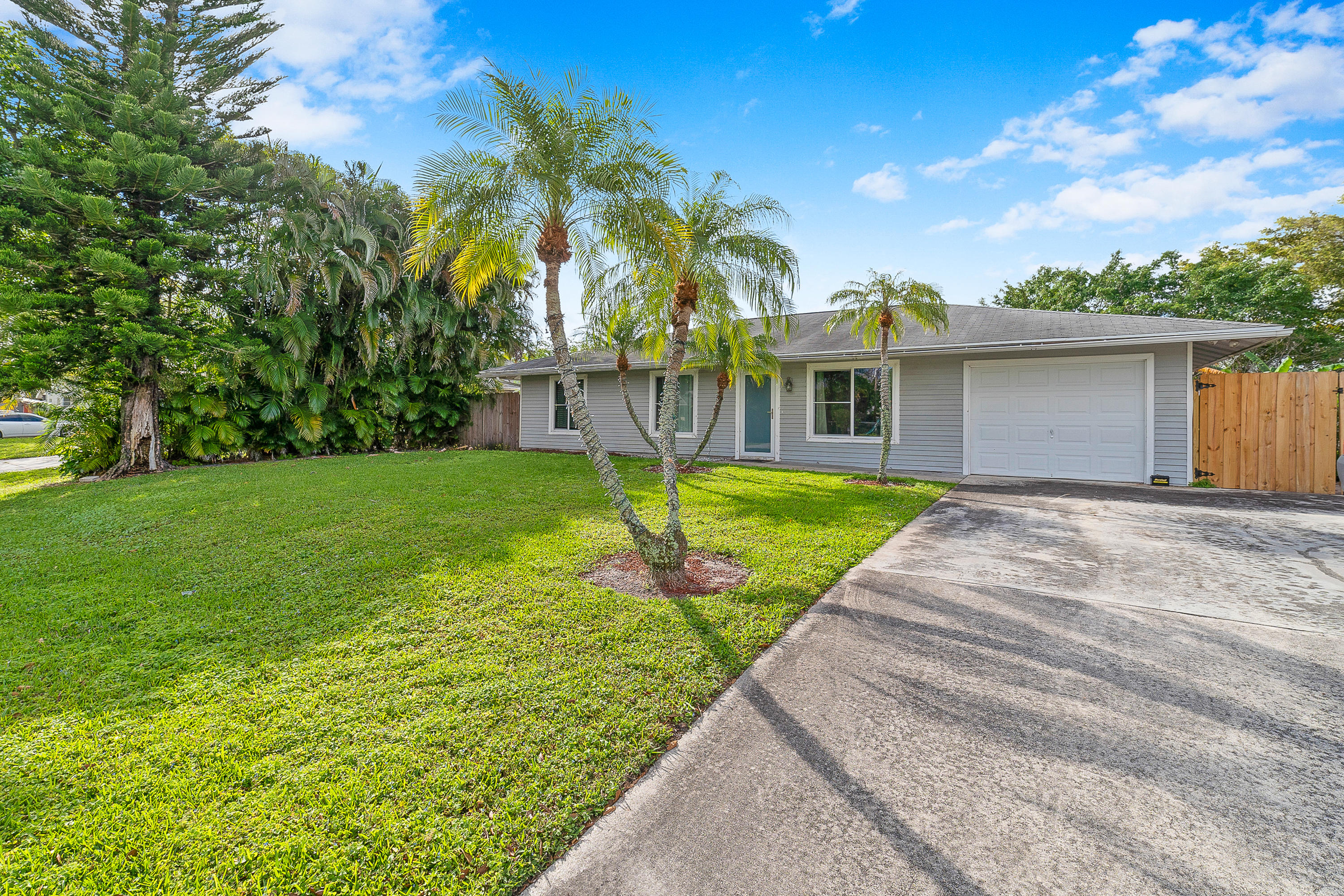 3360 Amberjack Road Lake Worth, FL 33462 - Photo 2 of 27 _DSC2939