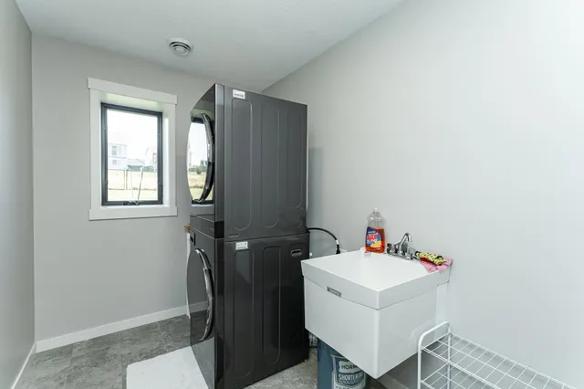 $529,000 | 179 Stonelake Drive Southeast, Rochester, MN 55904