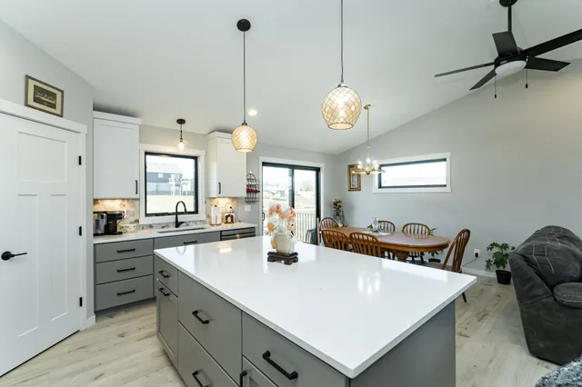 $529,000 | 179 Stonelake Drive Southeast, Rochester, MN 55904