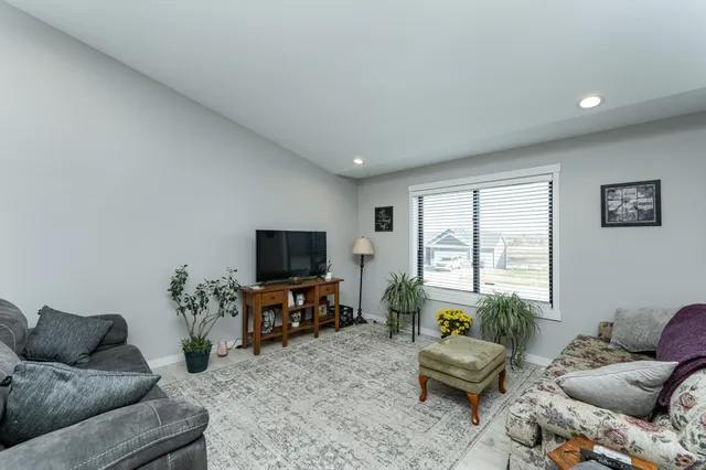 $529,000 | 179 Stonelake Drive Southeast, Rochester, MN 55904