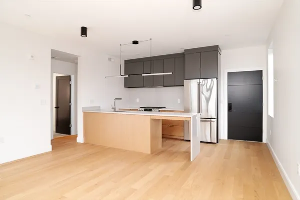 $750,000 | 182 Tremont Street, Unit 5, Somerville, MA 02143