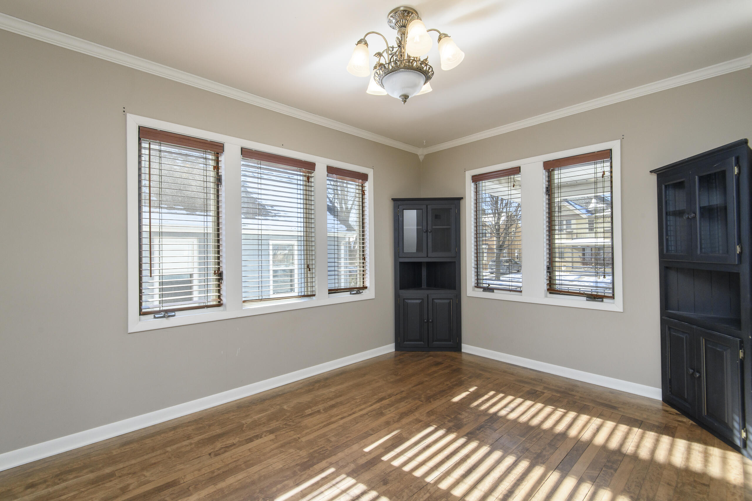 2928 North 75th Street Milwaukee, WI 53210 - Photo 10 of 41 2928 N 75th-10