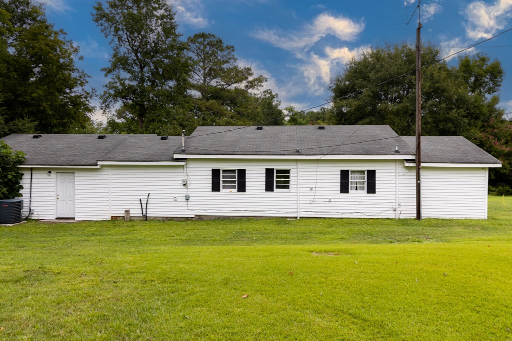 1271 Beaverdale Road Northeast Dalton, GA 30721 - Photo 4 of 32 Gallery Image 4