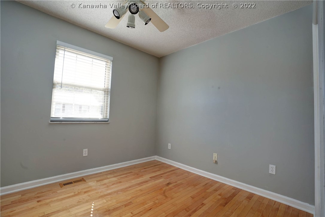 1 Grapevine Street Winfield, WV 25213 - Photo 11 of 30 Gallery Image 11