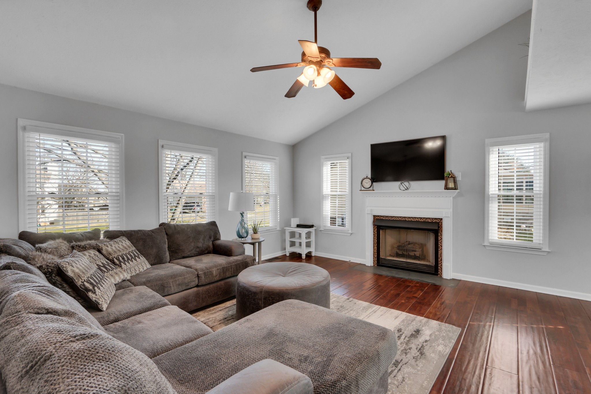 3737 Jay Lane Spring Hill, TN 37174 - Photo 5 of 44 Gallery Image 5