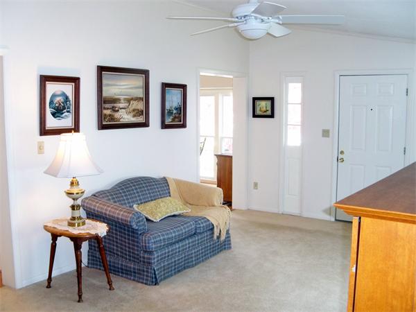 8 Queens Road, Unit 194 Attleboro, MA 02703 - Photo 5 of 30 Gallery Image 5