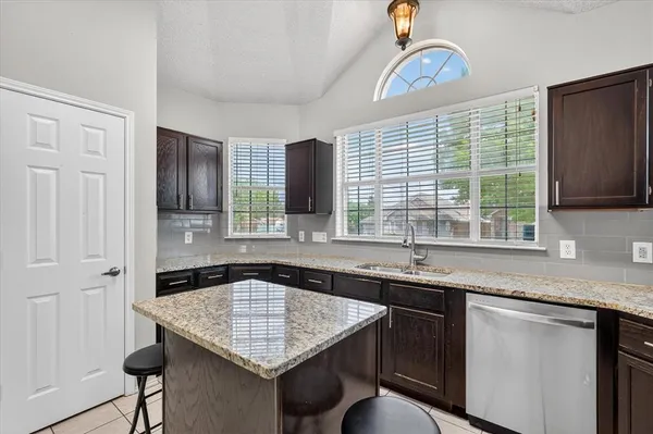 $1,950 | 505 Picketts Drive, Mesquite, TX 75149