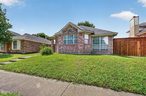$1,950 | 505 Picketts Drive, Mesquite, TX 75149