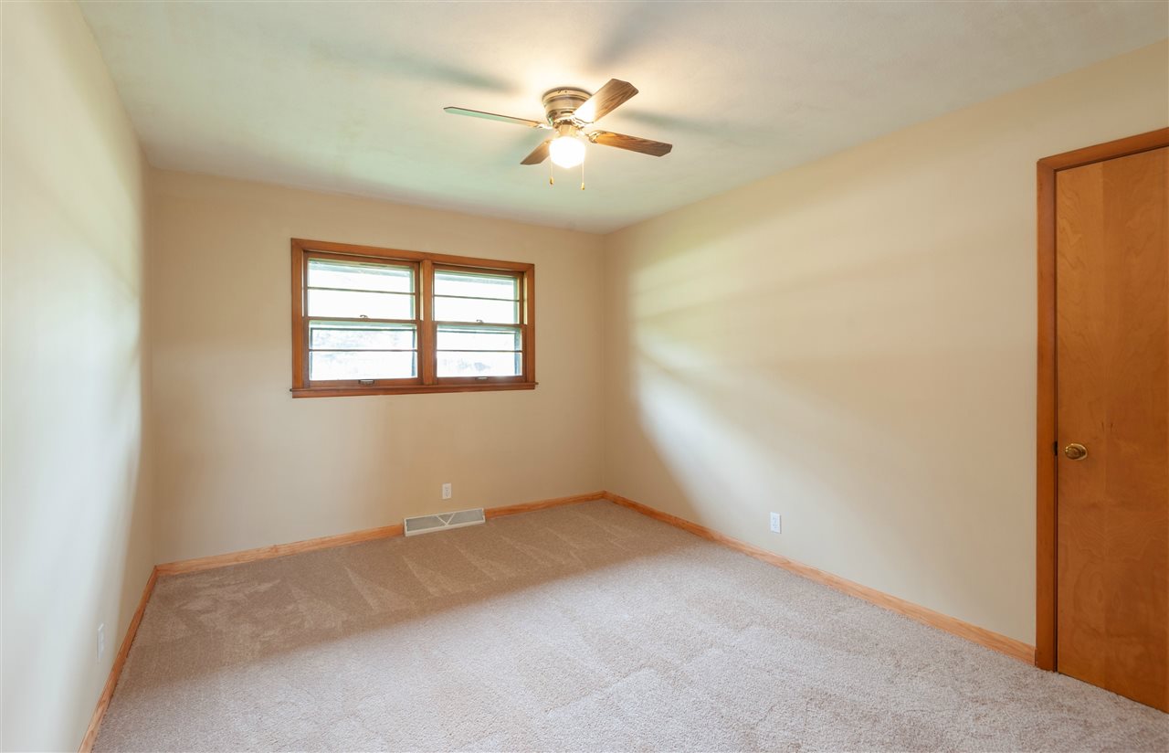 17446 Cleveland Road South Bend, IN 46635 - Photo 9 of 18