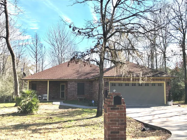 $249,900 | 265 Fox Lane, Onalaska, TX 77360