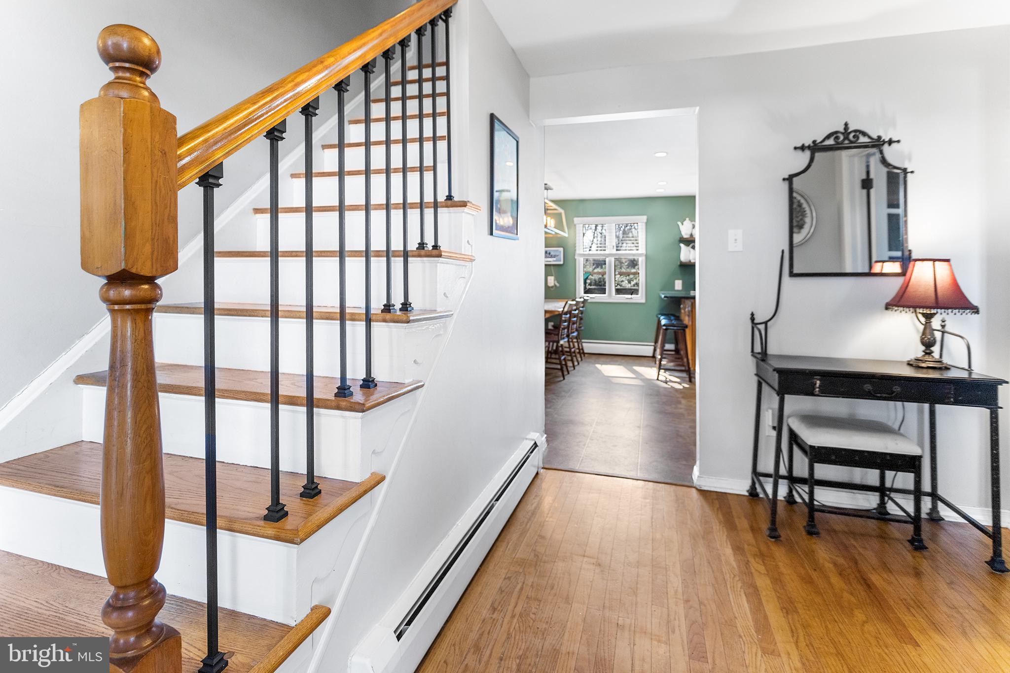 207 Cooper Drive Wallingford, PA 19086 - Photo 2 of 37