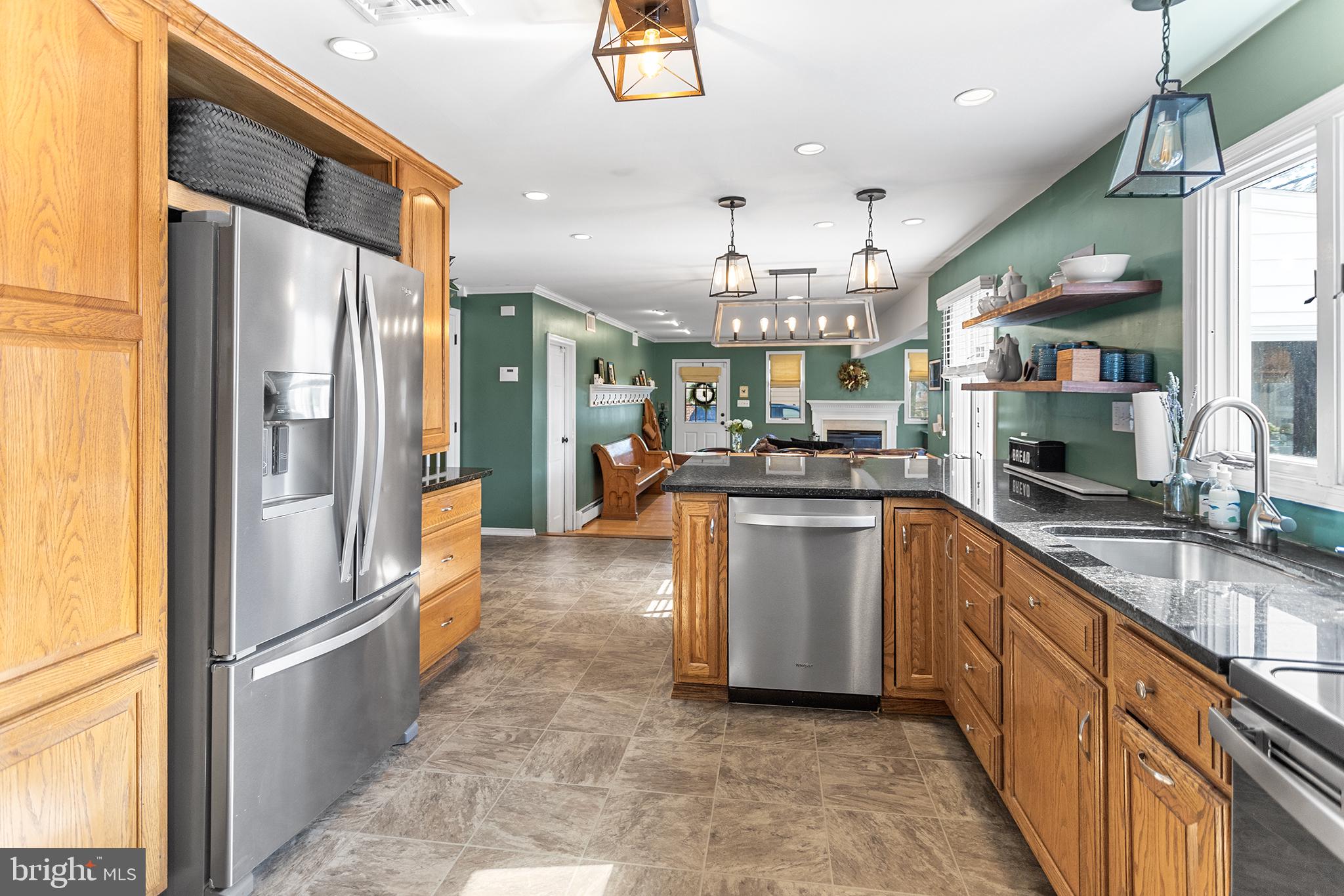 207 Cooper Drive Wallingford, PA 19086 - Photo 8 of 37