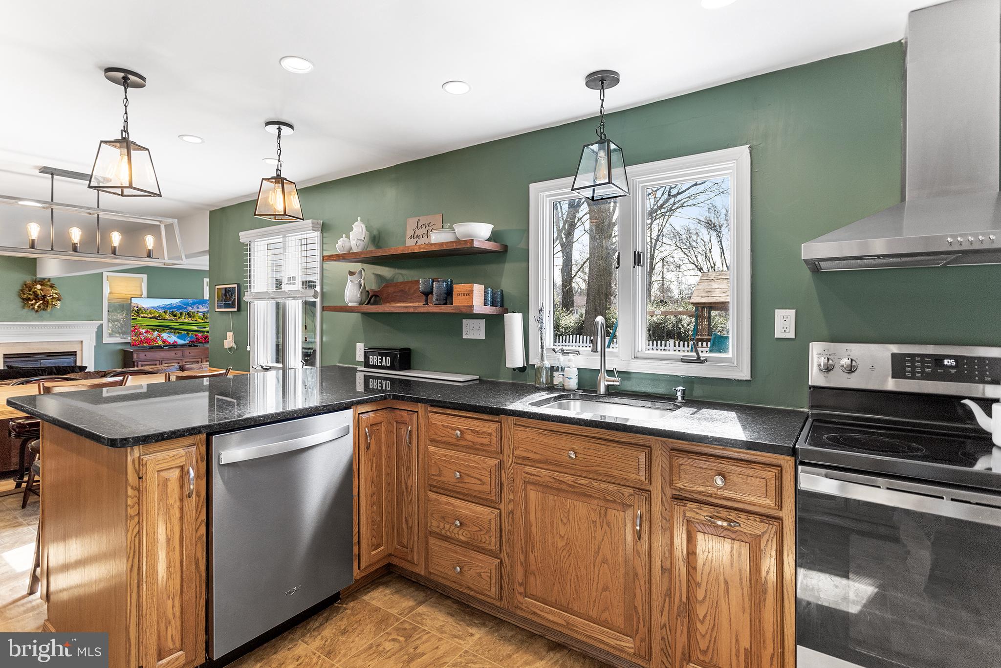 207 Cooper Drive Wallingford, PA 19086 - Photo 9 of 37