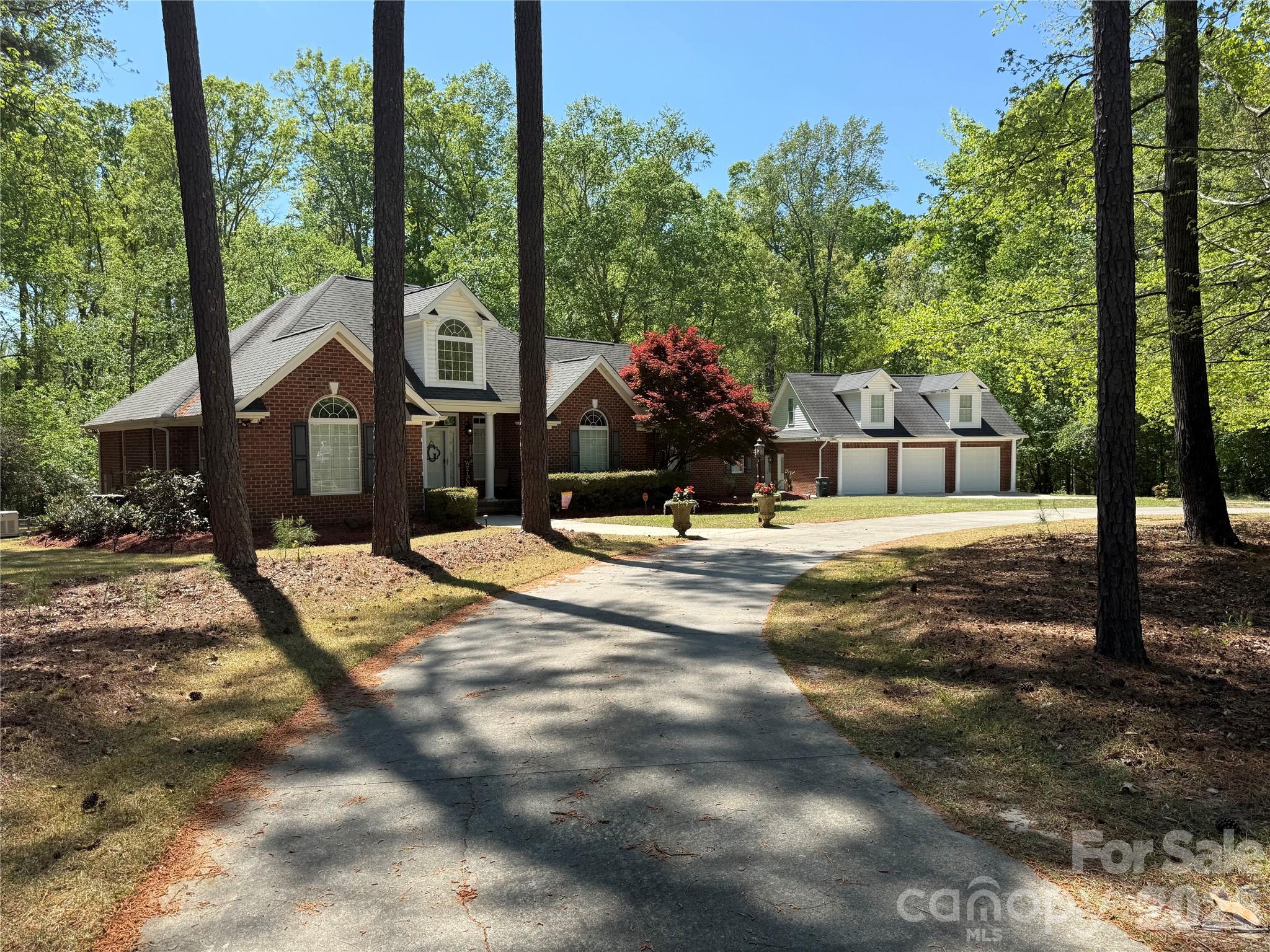 221 Lakeshore Drive Rockingham, NC 28379 - Photo 2 of 3