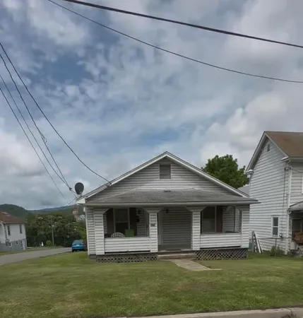 $105,000 | 702 North Beverly Avenue, Covington, VA 24426
