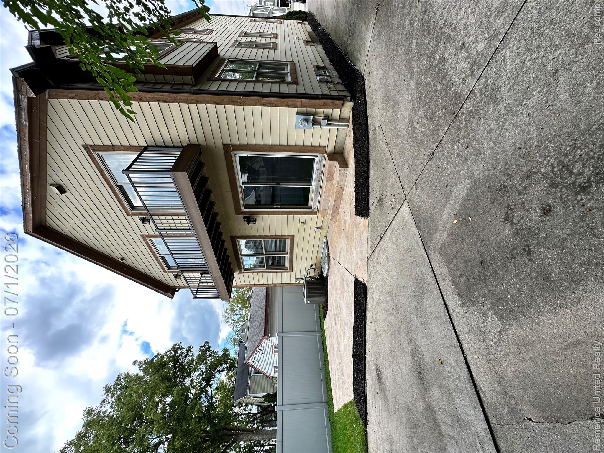 916 Ruffner Avenue Birmingham, MI 48009 - Photo 31 of 33 IMG-3320.jpg