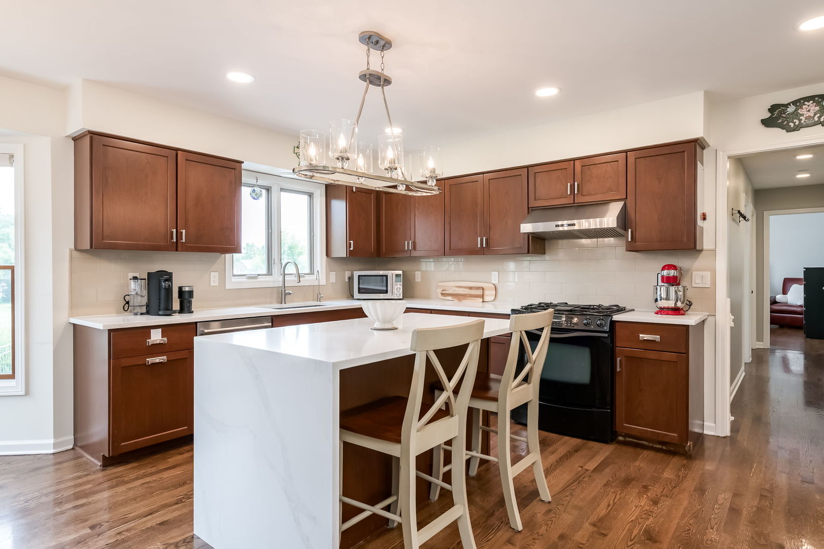 39W140 Baert Road St. Charles, IL 60175 - Photo 7 of 40 Gallery Image 7