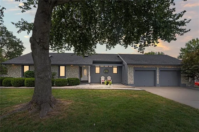 $355,000 | 3009 South Viking Court, Independence, MO 64057