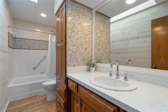 $355,000 | 3009 South Viking Court, Independence, MO 64057