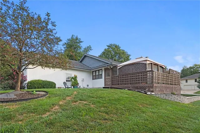 $355,000 | 3009 South Viking Court, Independence, MO 64057