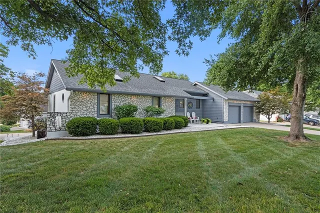 $355,000 | 3009 South Viking Court, Independence, MO 64057