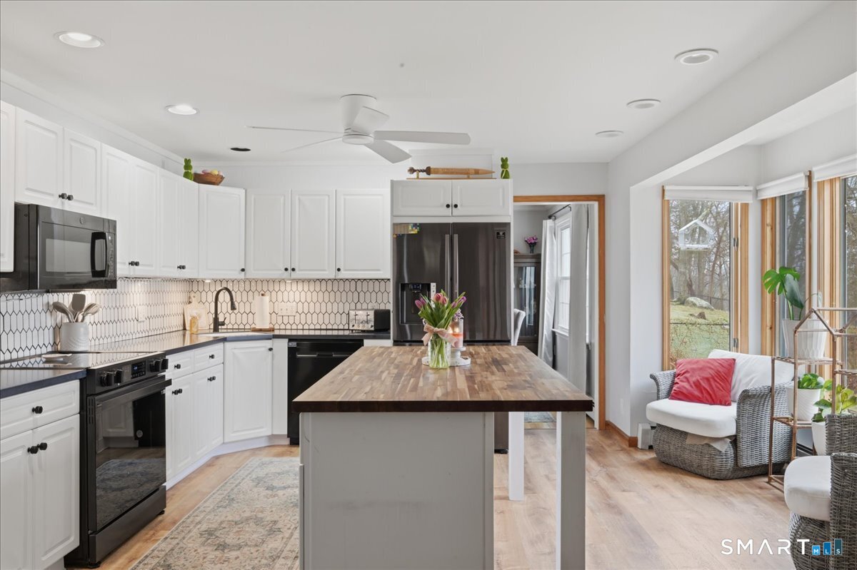 15 Ferry View Drive Ledyard, CT 06335 - Photo 9 of 40