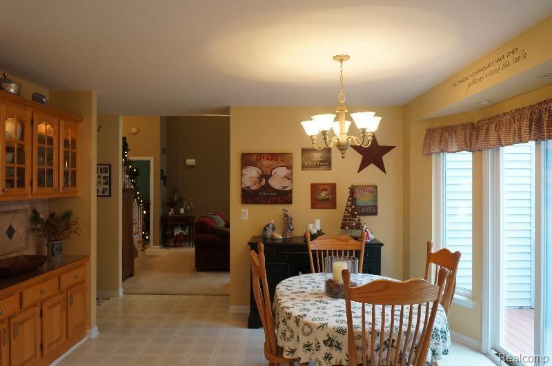 6872 General Squier Road Almont, MI 48003 - Photo 12 of 57 kitchen eating area