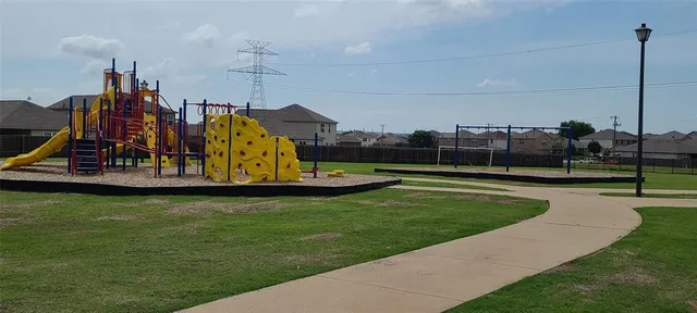 $2,495 | 104 Lady Bird Court, Venus, TX 76084