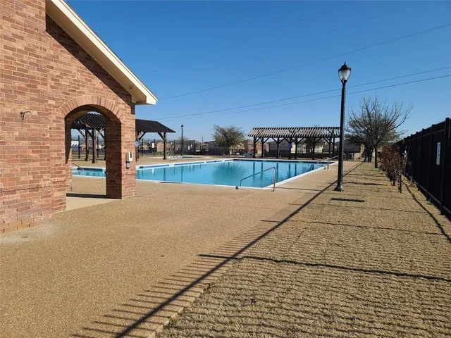 $2,495 | 104 Lady Bird Court, Venus, TX 76084