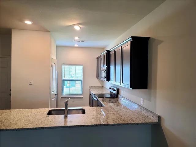 $2,495 | 104 Lady Bird Court, Venus, TX 76084