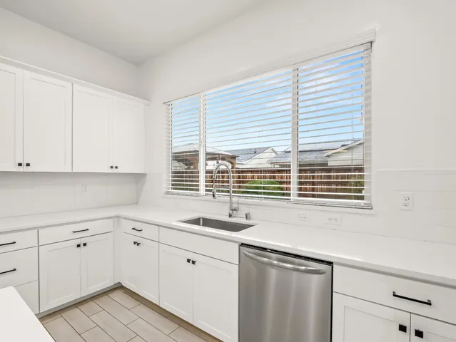 $525,000 | 336 East Tyler Court, Visalia, CA 93291