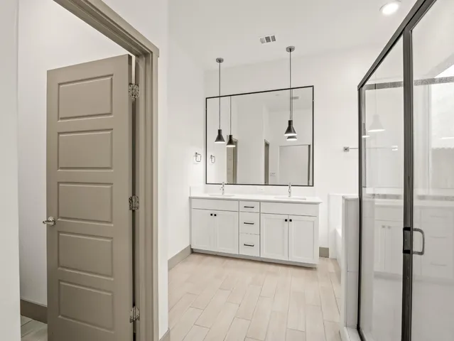 $525,000 | 336 East Tyler Court, Visalia, CA 93291