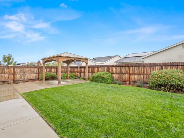 $525,000 | 336 East Tyler Court, Visalia, CA 93291