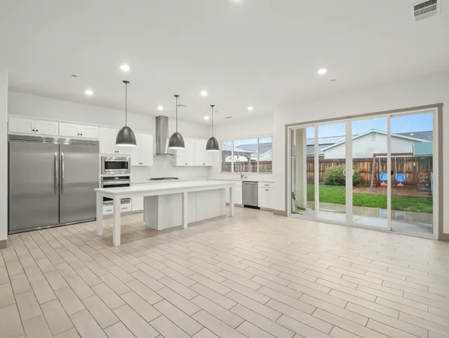 $525,000 | 336 East Tyler Court, Visalia, CA 93291