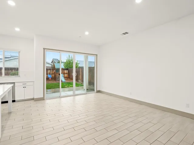 $525,000 | 336 East Tyler Court, Visalia, CA 93291