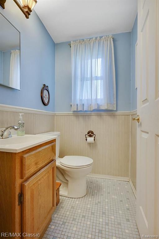 16381 Wayne Road Livonia, MI 48154 - Photo 6 of 27