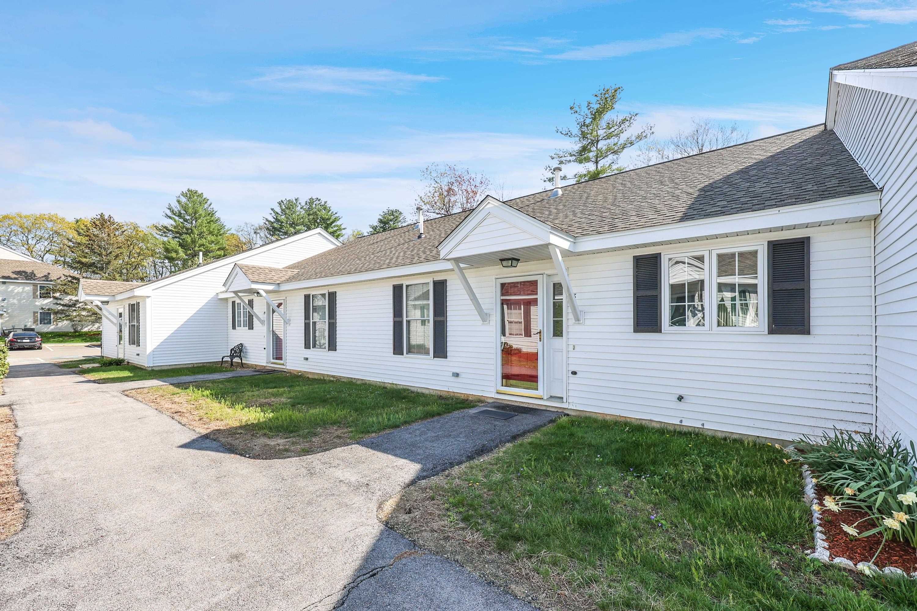 491 Mammoth Road, Unit 18 Londonderry, NH 03053 - Photo 1 of 23