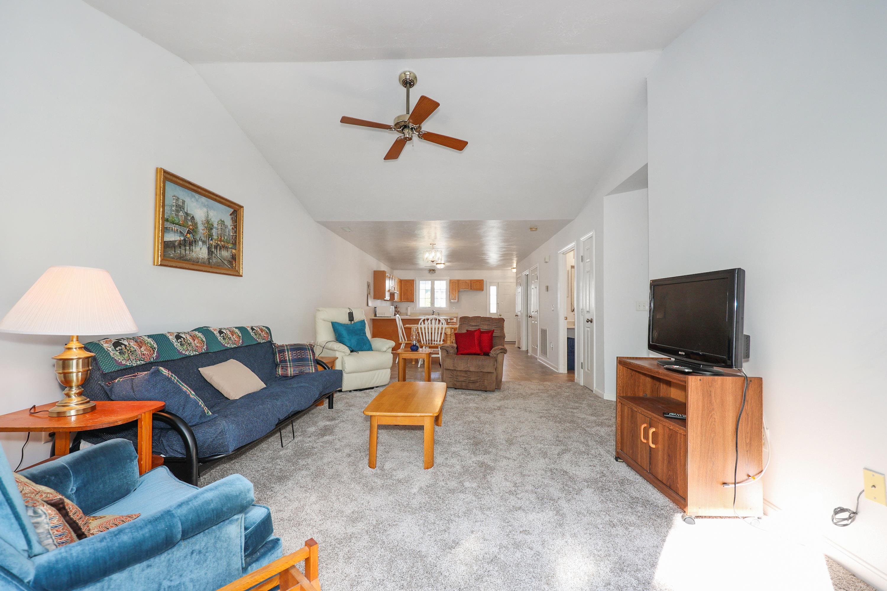 491 Mammoth Road, Unit 18 Londonderry, NH 03053 - Photo 13 of 23