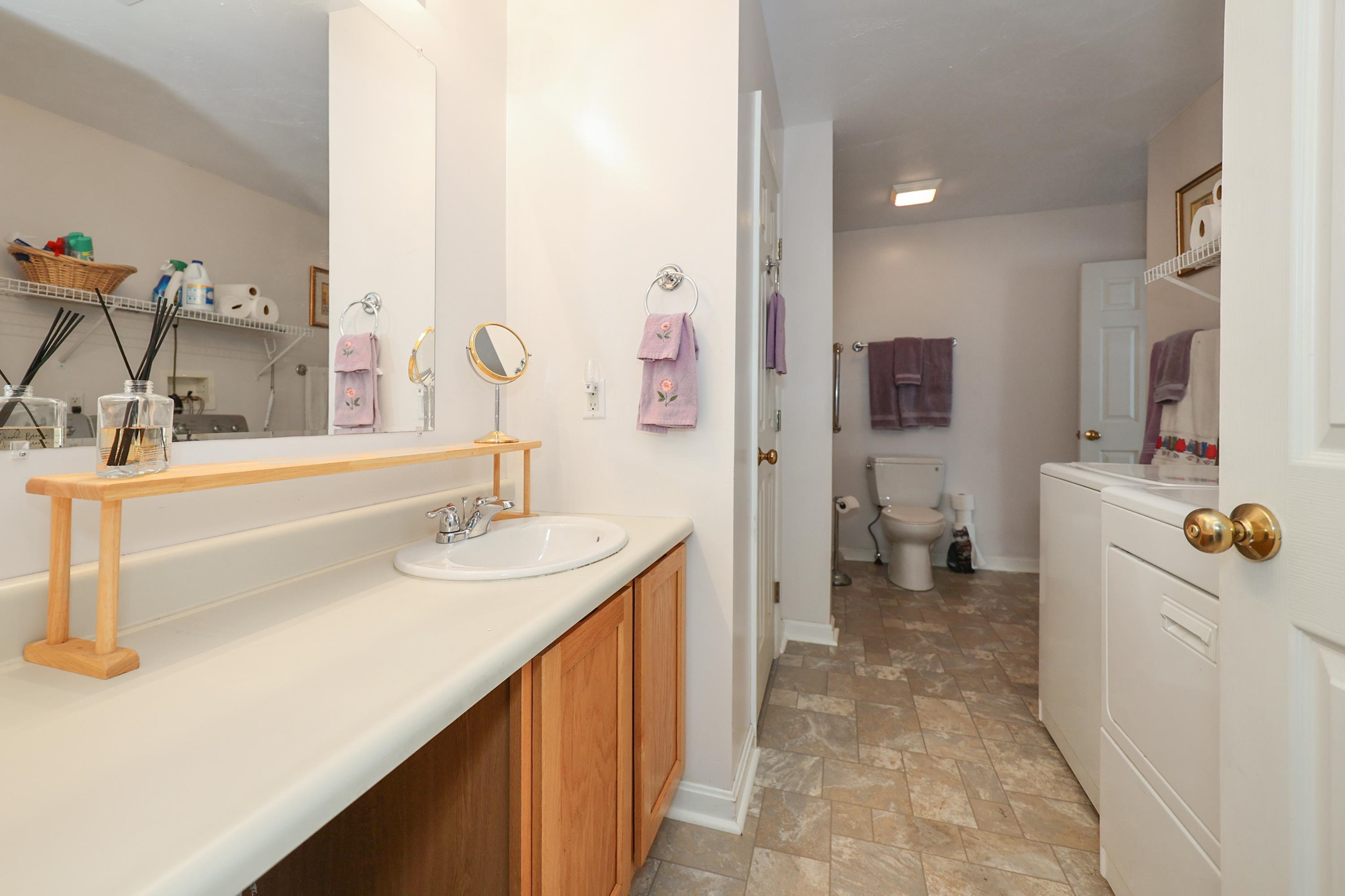491 Mammoth Road, Unit 18 Londonderry, NH 03053 - Photo 14 of 23