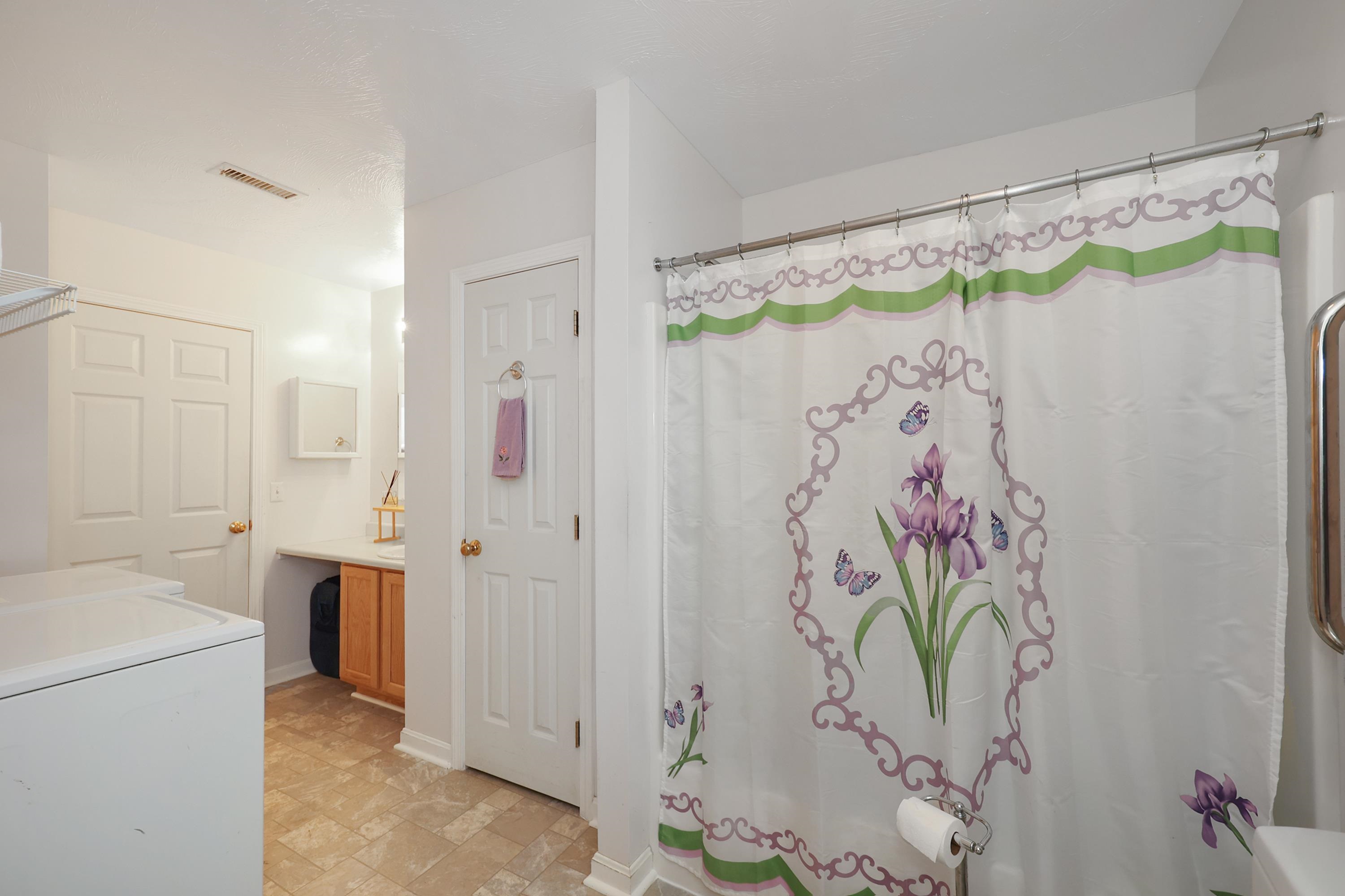 491 Mammoth Road, Unit 18 Londonderry, NH 03053 - Photo 16 of 23