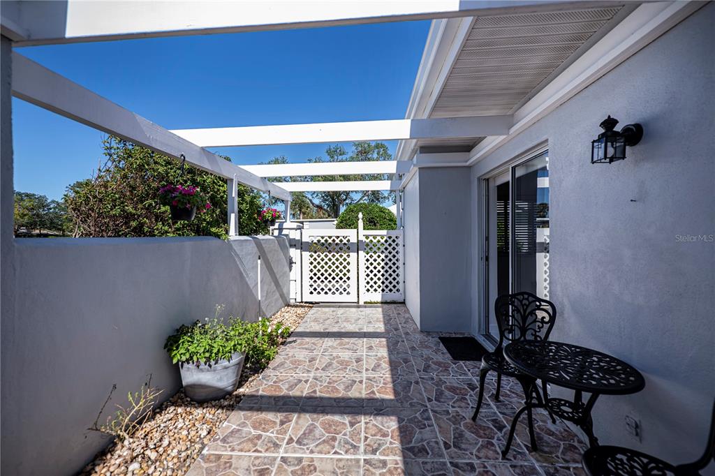 262 Cerromar Way South, Unit 53 Venice, FL 34293 - Photo 38 of 59 a front view of a house