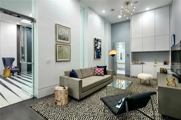 $4,800 | 1000 Girod Street, Unit PH2, New Orleans, LA 70113