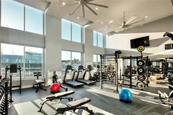 $4,800 | 1000 Girod Street, Unit PH2, New Orleans, LA 70113