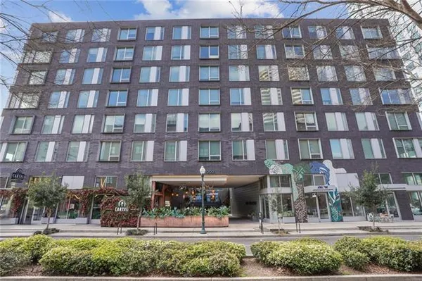 $4,800 | 1000 Girod Street, Unit PH2, New Orleans, LA 70113