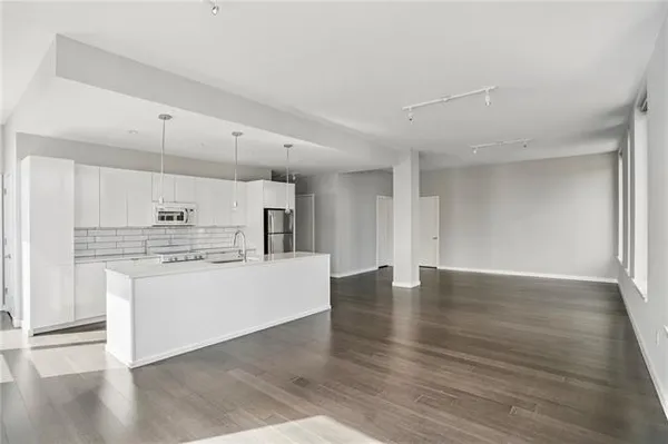 $4,800 | 1000 Girod Street, Unit PH2, New Orleans, LA 70113