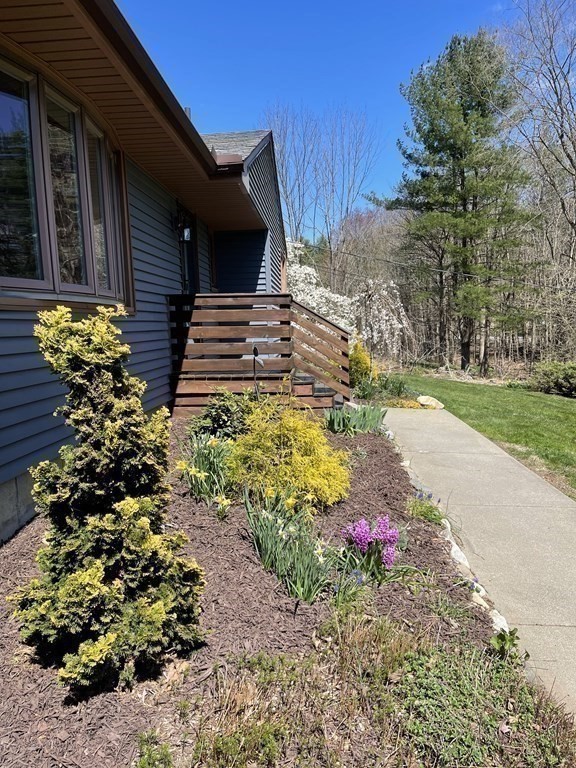 233 Haydenville Road Whately, MA 01093 - Photo 4 of 42