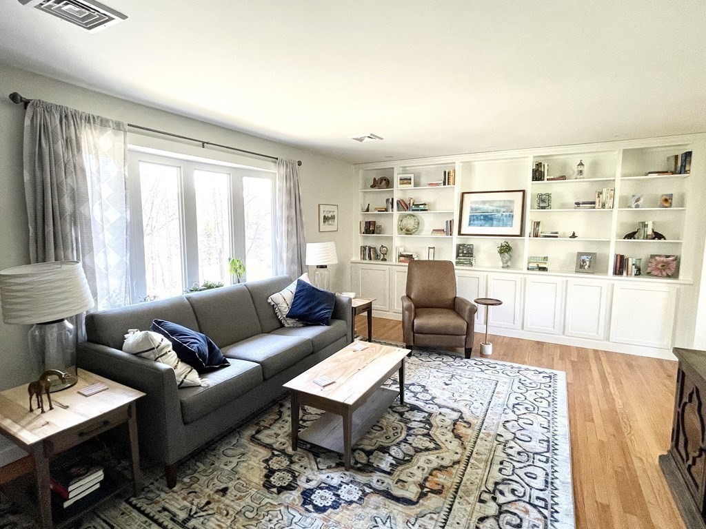 233 Haydenville Road Whately, MA 01093 - Photo 8 of 42